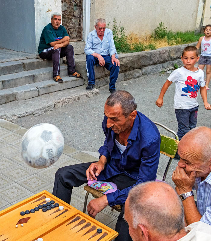 armenia_children_ball_game